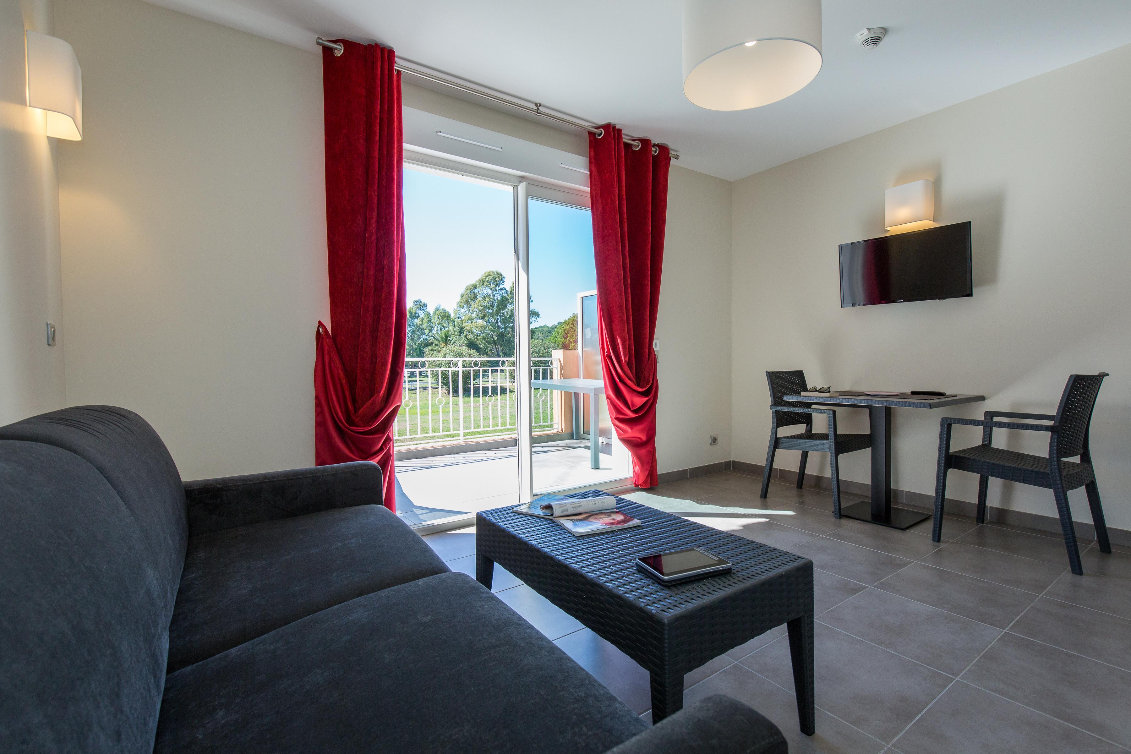גרימו Sowell Residences Les Perles Du Golfe De Saint-Tropez מראה חיצוני תמונה