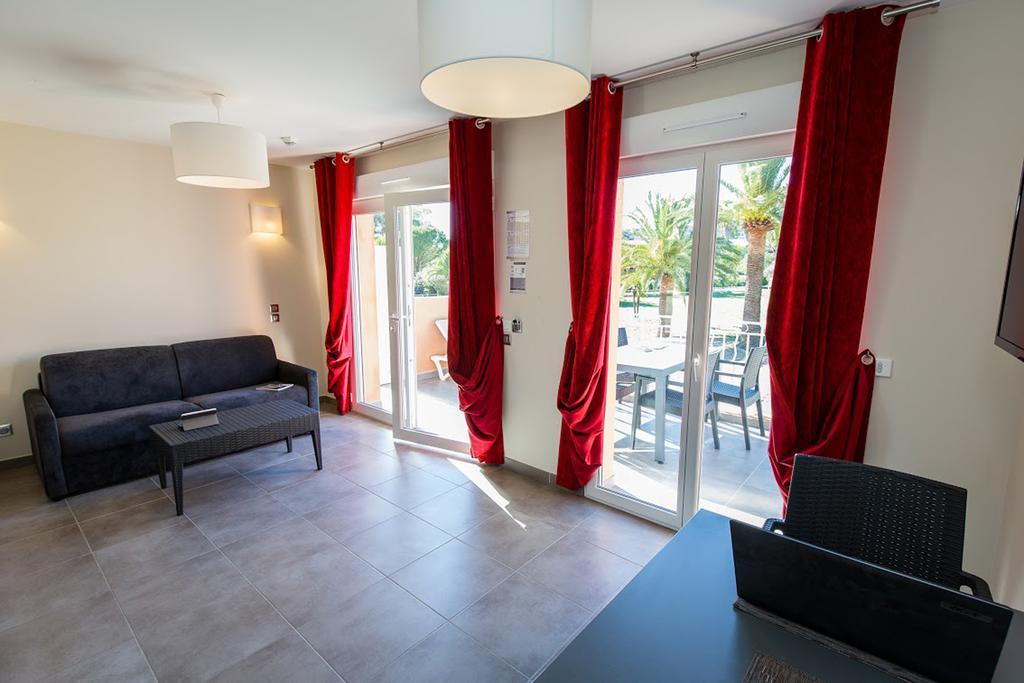 גרימו Sowell Residences Les Perles Du Golfe De Saint-Tropez מראה חיצוני תמונה